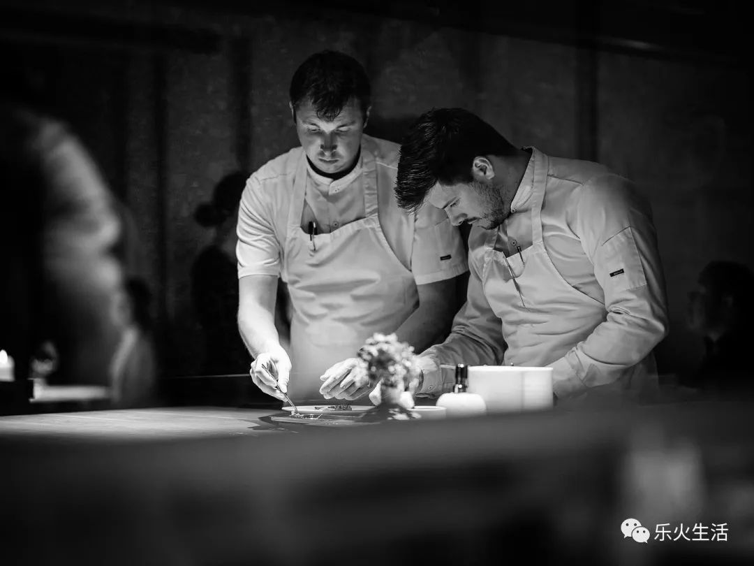 上海开业10个月获米其林餐厅,巴黎开业20年的米其林三星餐厅