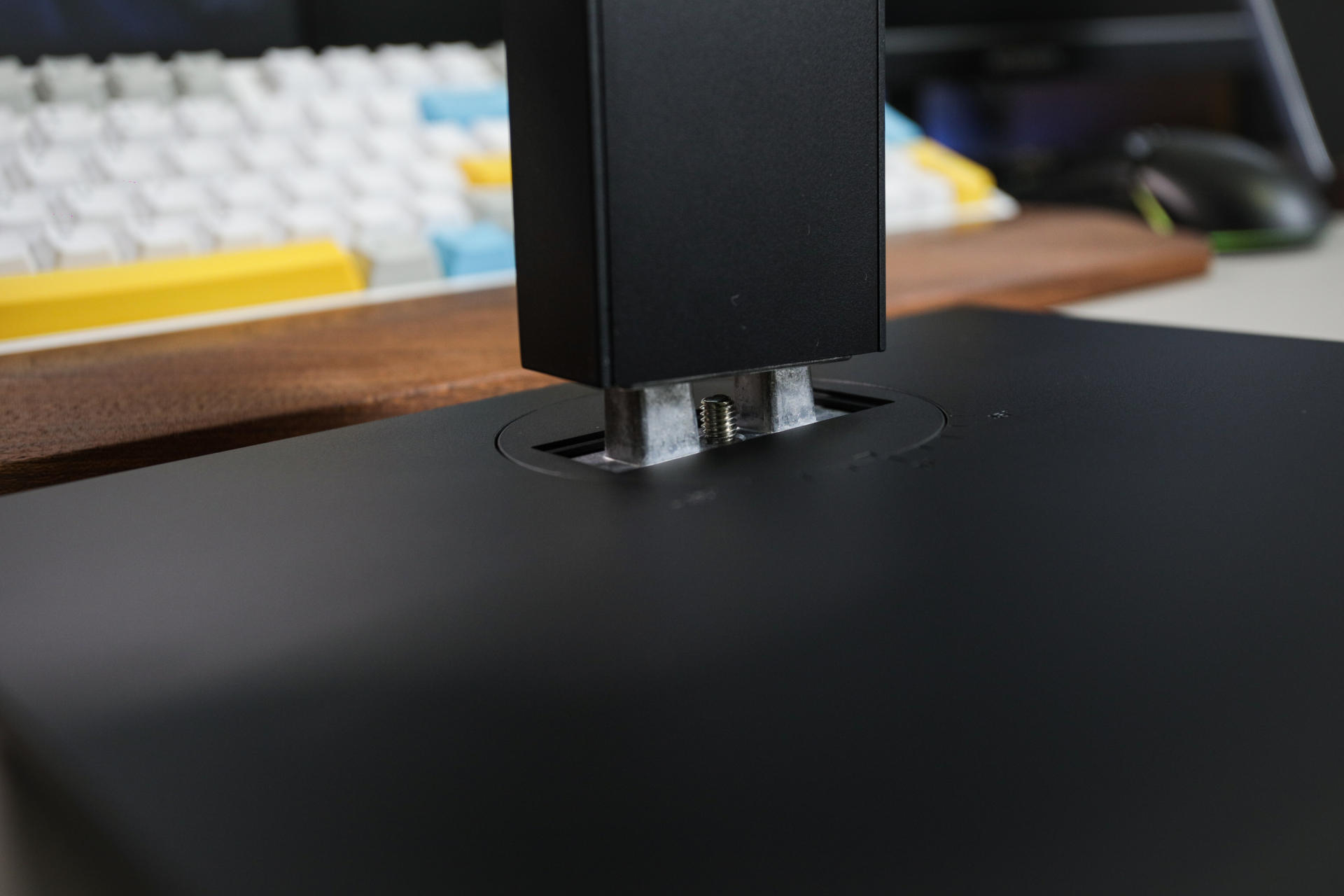 冠捷和优派三星显示器哪个好,4k的显示器优派和冠捷哪个好