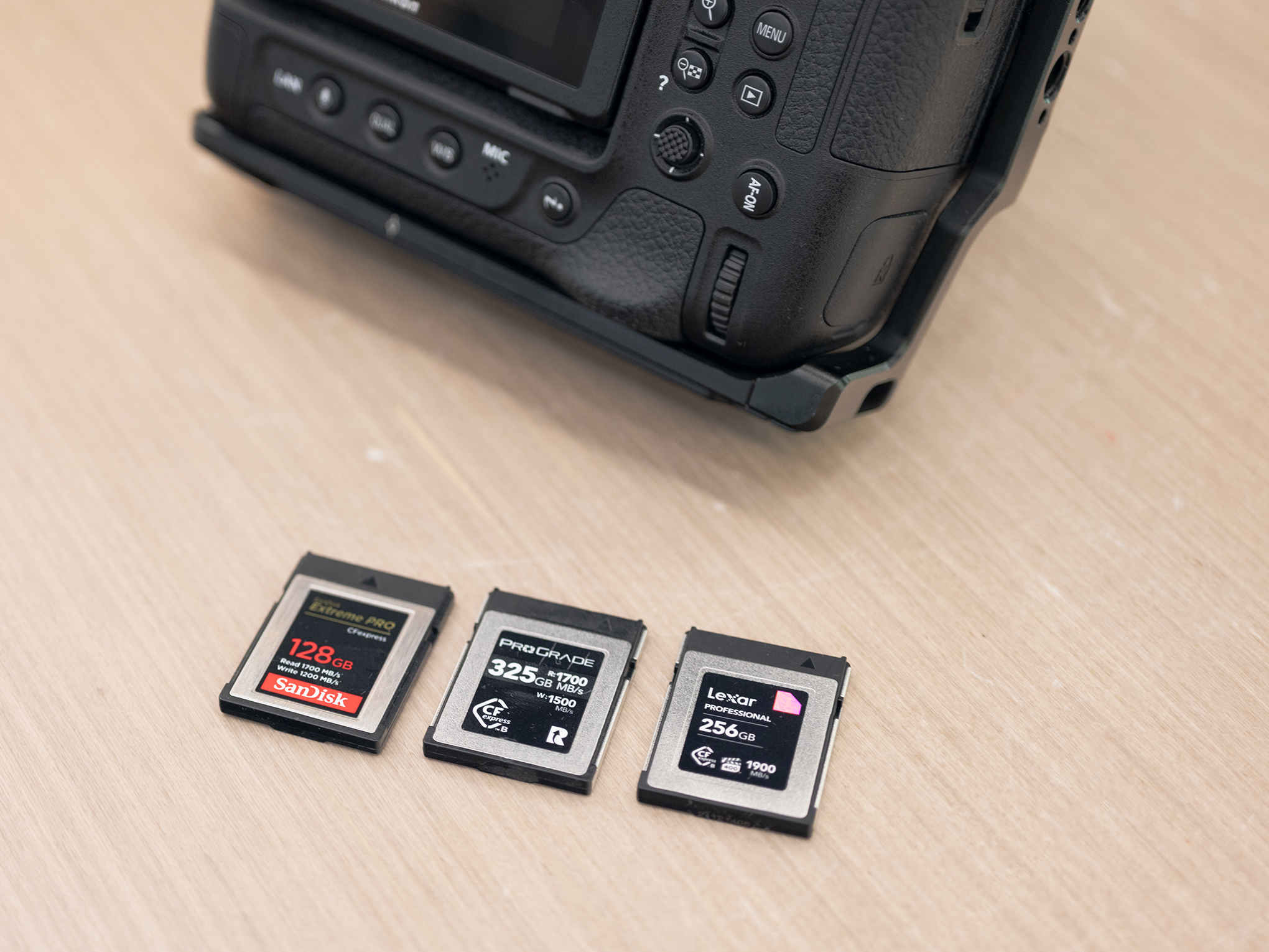 单反存储卡选品牌,单反相机cf卡和sd卡区别