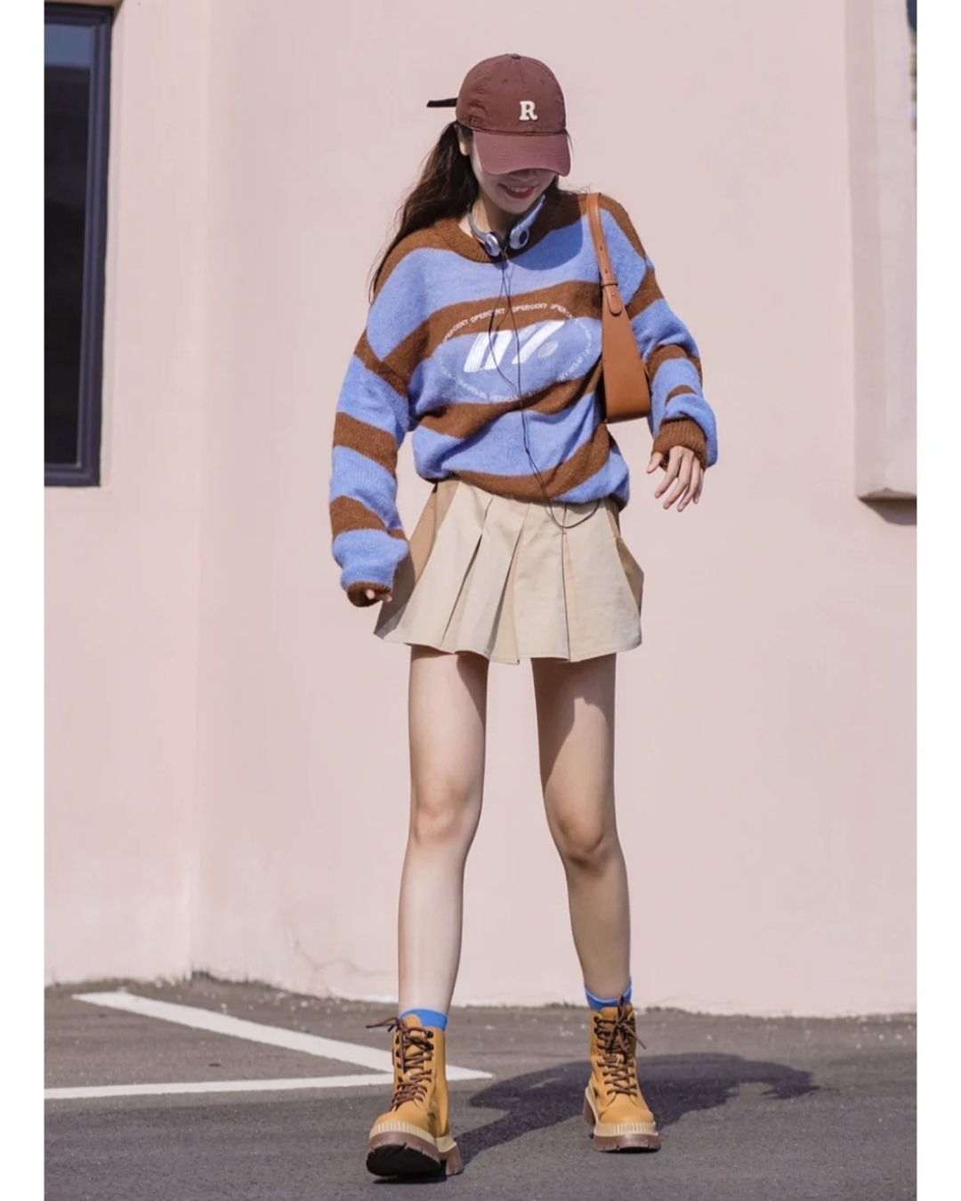 马丁靴的正确搭配图秋冬,穿长腿马丁靴配什么裤子好看