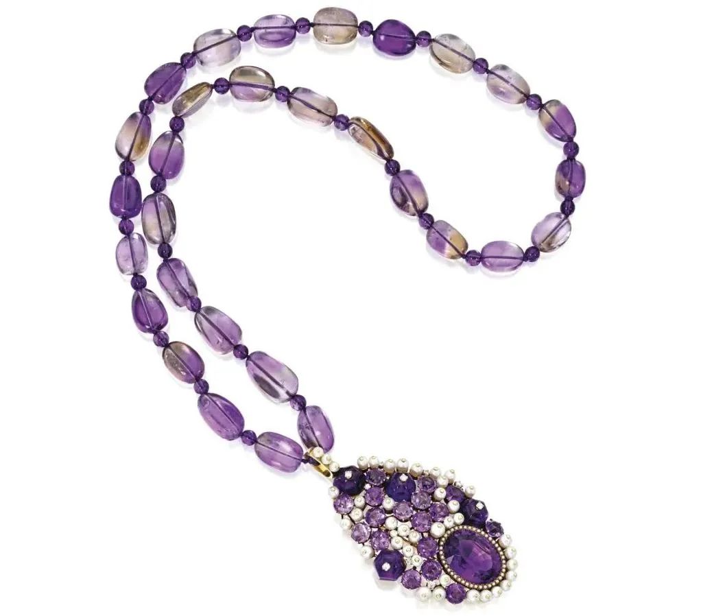 苏富比上拍戴妃紫水晶项链坠，竟然被卡戴珊抢到？她真的赚到了吗？