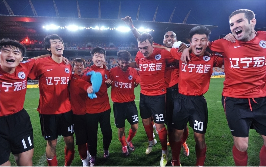 孙贤禄现状,前国脚孙贤禄和贝利互换球衣