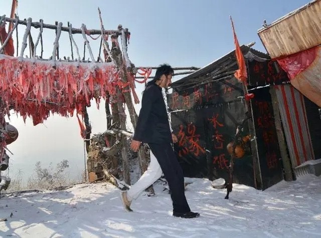 大山寻龙的道长后来怎样了,寻龙40岁道长现状