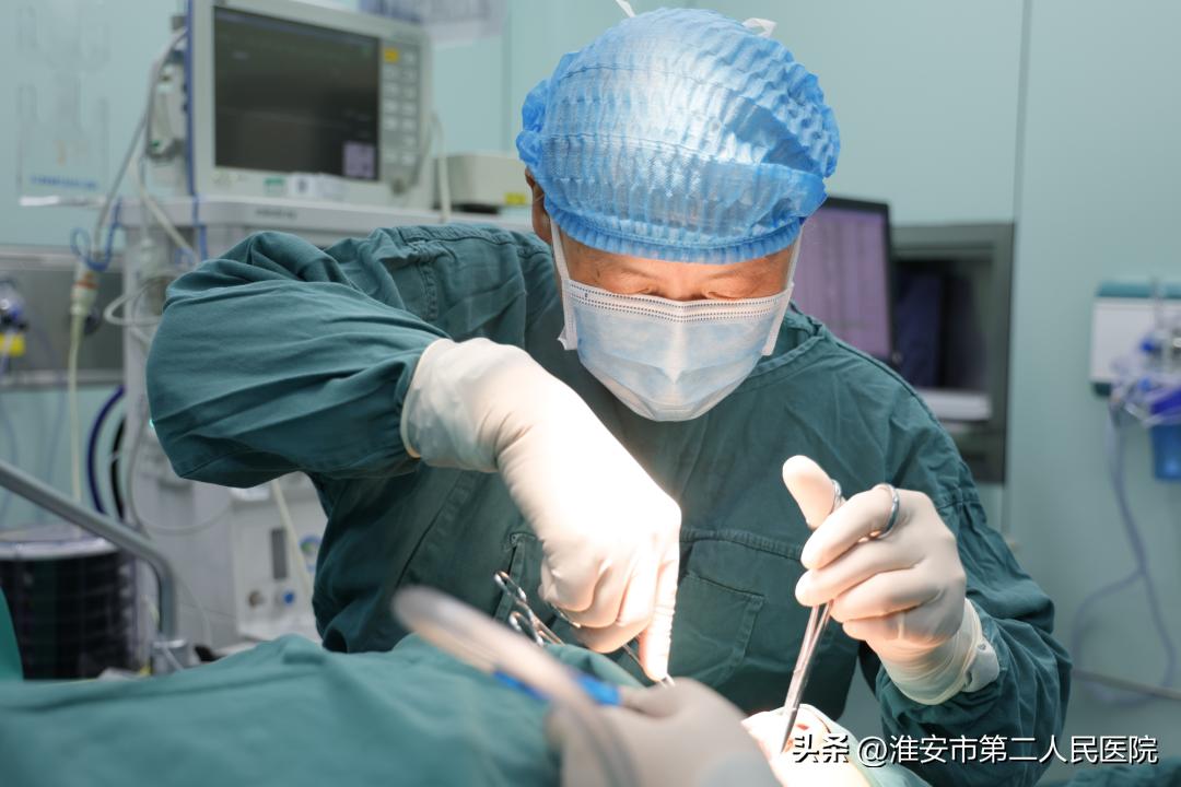 骑车摔倒擦伤皮肤的照片,骑车摔倒照片皮外伤