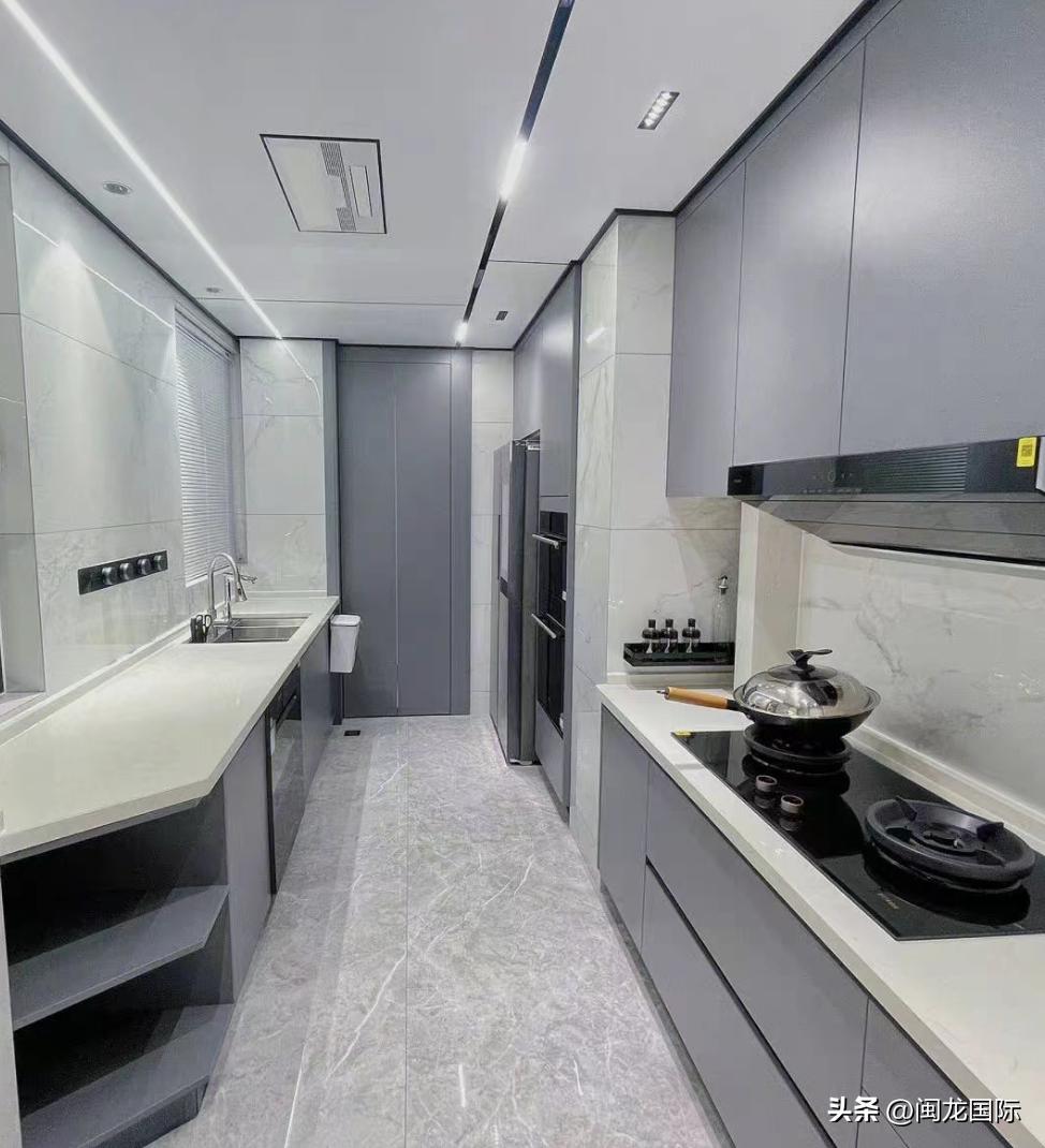 橱柜定制应该怎么选择,品牌定制橱柜和衣柜价格不一样