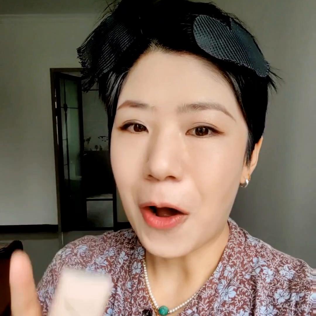 mac和nars干皮粉底液哪个好,nars水凝光润气垫混干皮测评