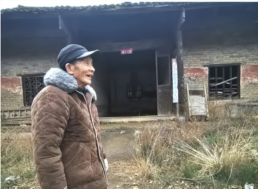 2008年七旬老人故意抢劫,七旬老人为养老故意抢劫入狱