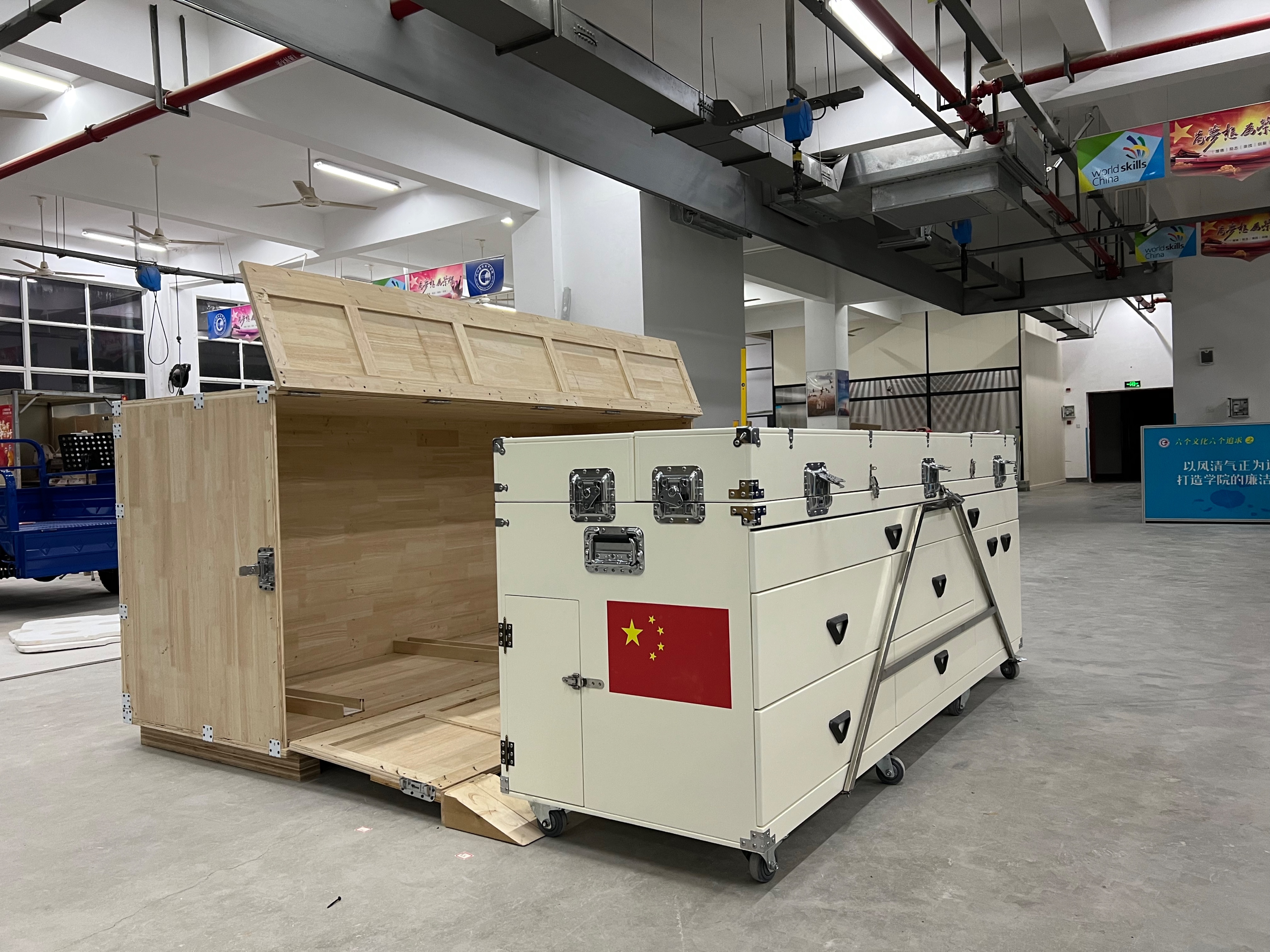 “刮大白”的22岁世界冠军：吃苦5年进国家队，赛前3个月瘦30斤，装备重700斤，是技术工人最好的体面