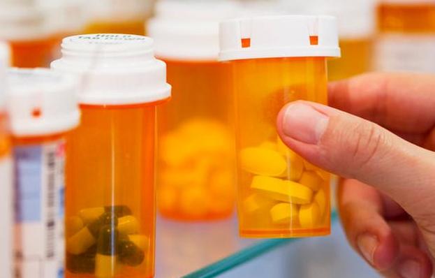 女性阴道有白色泡沫排出，或许暗示4种情况，别不当回事