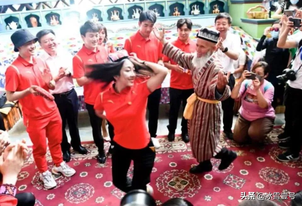 北京冬奥冠军天山行走进阿勒泰,北京冬奥天山行