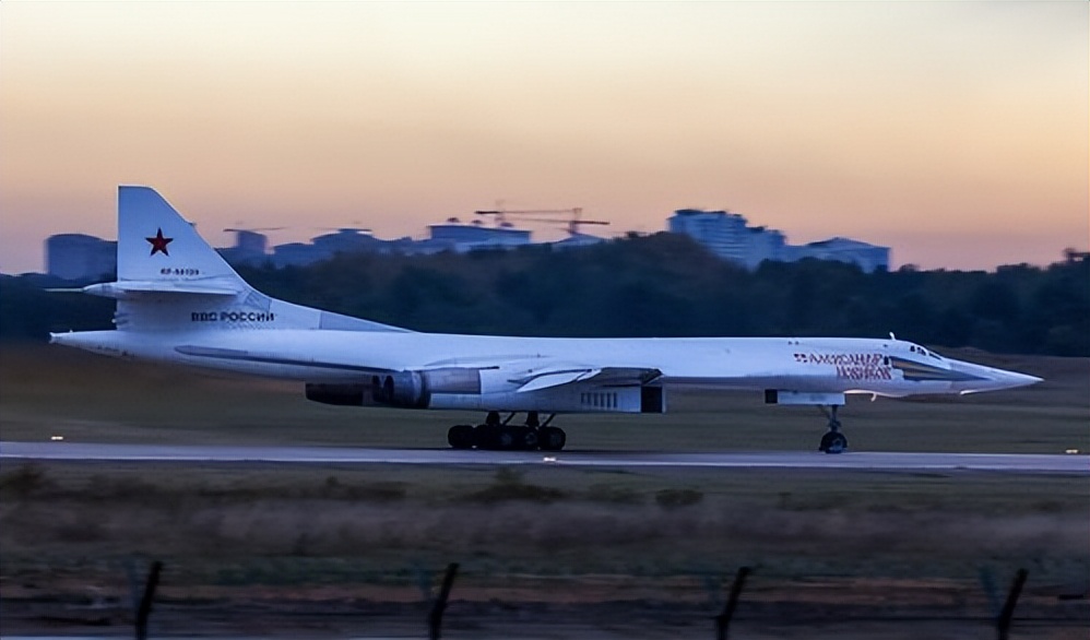 俄罗斯出售图160给印度了吗,印度购买俄国装备的套路