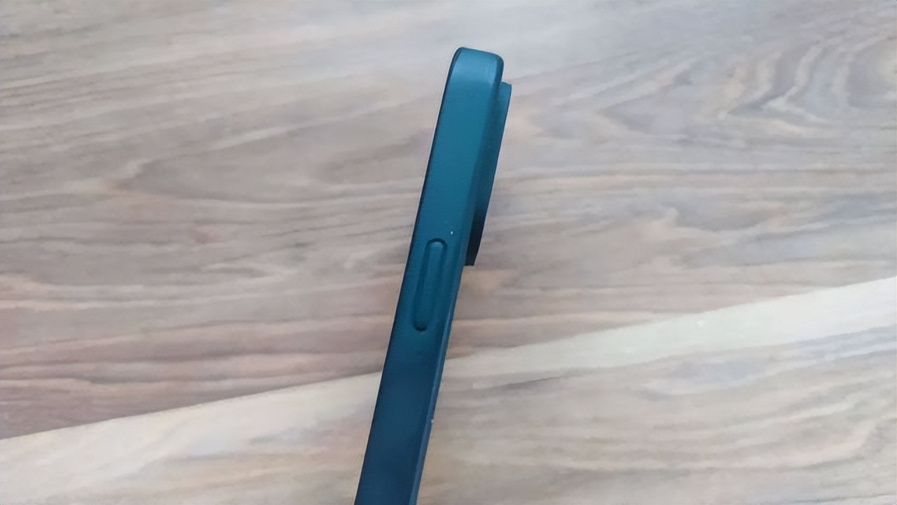 等等*党**忽然明白了：苹果旗舰晚买享折扣，A16+6.7英寸+4800万真香