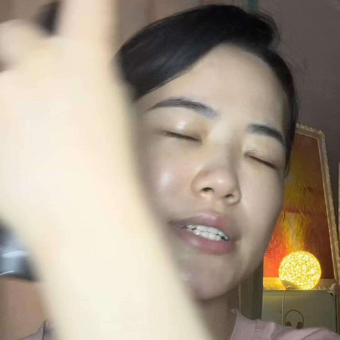 化妆新手如何使用定妆喷雾,美妆蛋教你正确用定妆喷雾