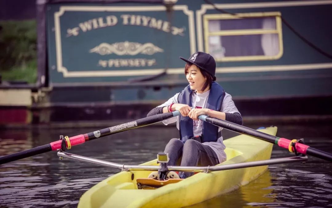 陈意涵活得潇洒自由的元气少女,陈意涵笑着跑的视频