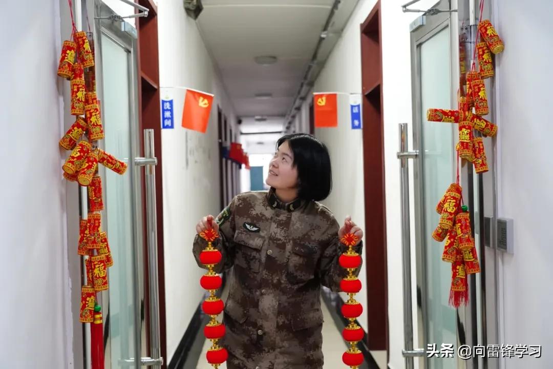 二十三糖瓜粘小年歌谣文案,二十三糖瓜粘小年歌谣是几年级的