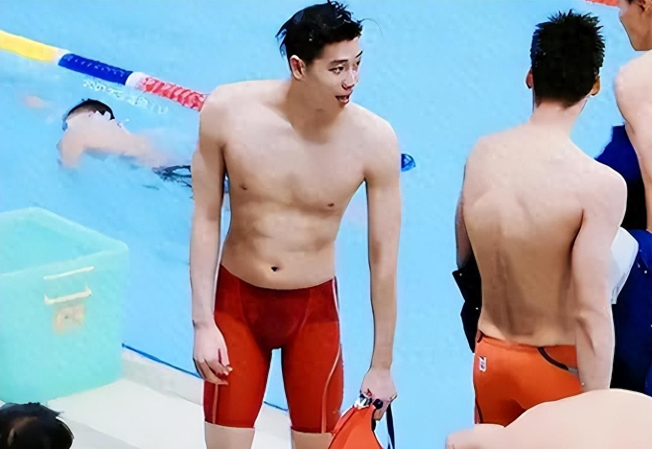 女运动员的痛苦程度,女运动员赛场上痛苦哭