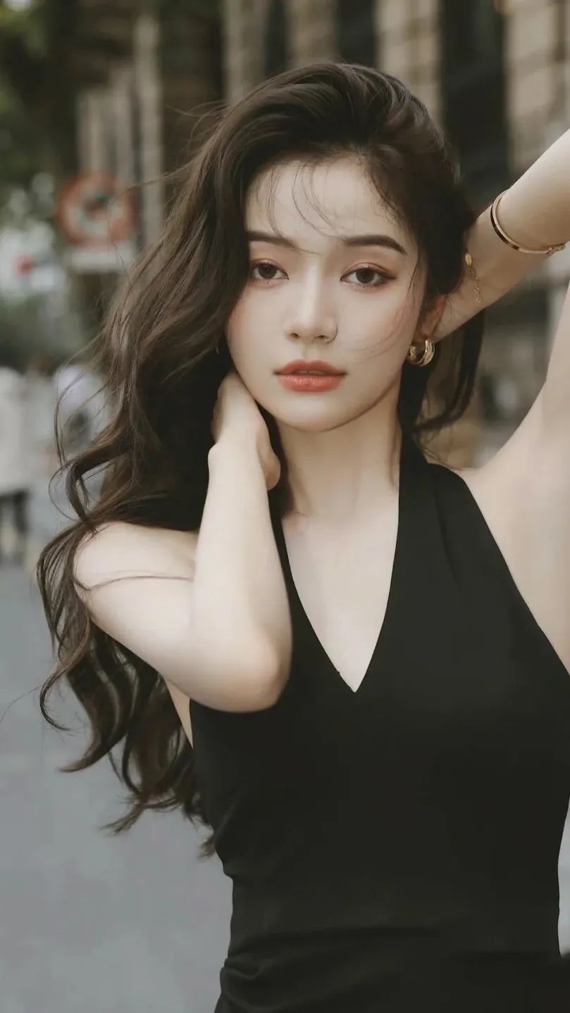 2018发色显肤色白又低调的发色,浅发色和深发色哪个更低调