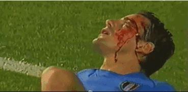 红牌、*攻围**裁判，一哭二闹三上吊，韩国人还真把卡塔尔当本土了