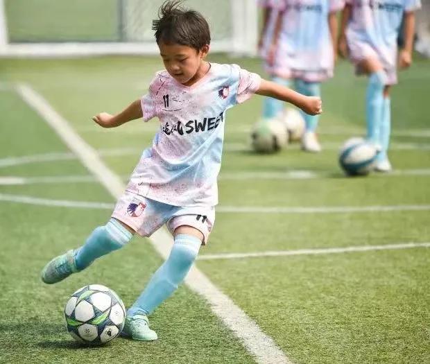 为什么学足球很难,为什么学足球比较慢