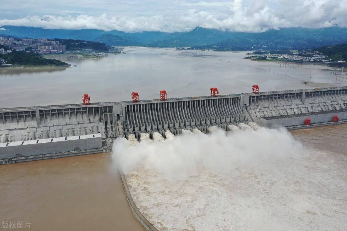 为什么有三峡还要建白鹤滩电站,白鹤滩水电站和三峡大坝哪个强