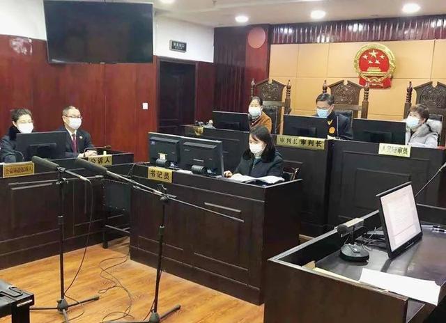 广东14岁少女被欺凌,花季少女被继父欺凌