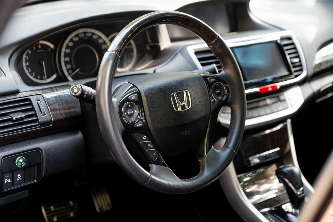 雅阁3.5v6发动机测评,本田雅阁3.0v6试驾