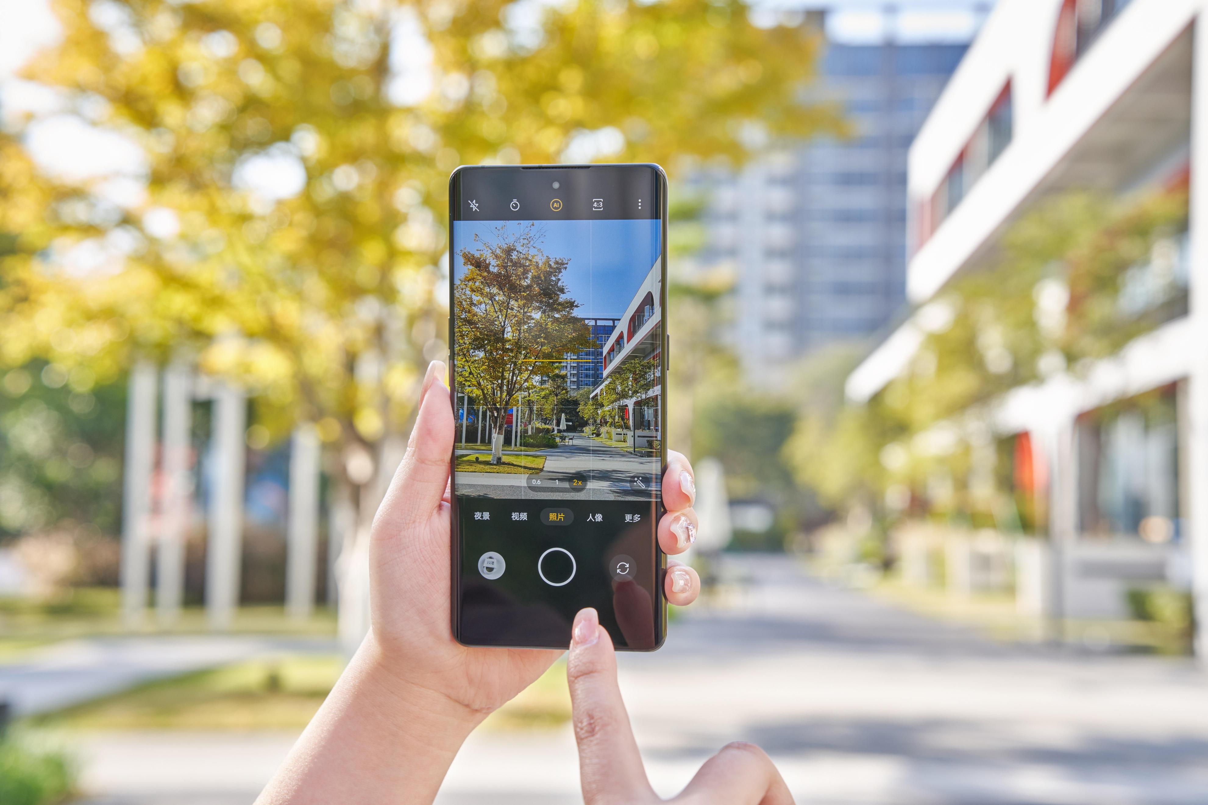 vivo与oppo都是最新旗舰机你选谁,vivo和oppo最新款哪一款比较好