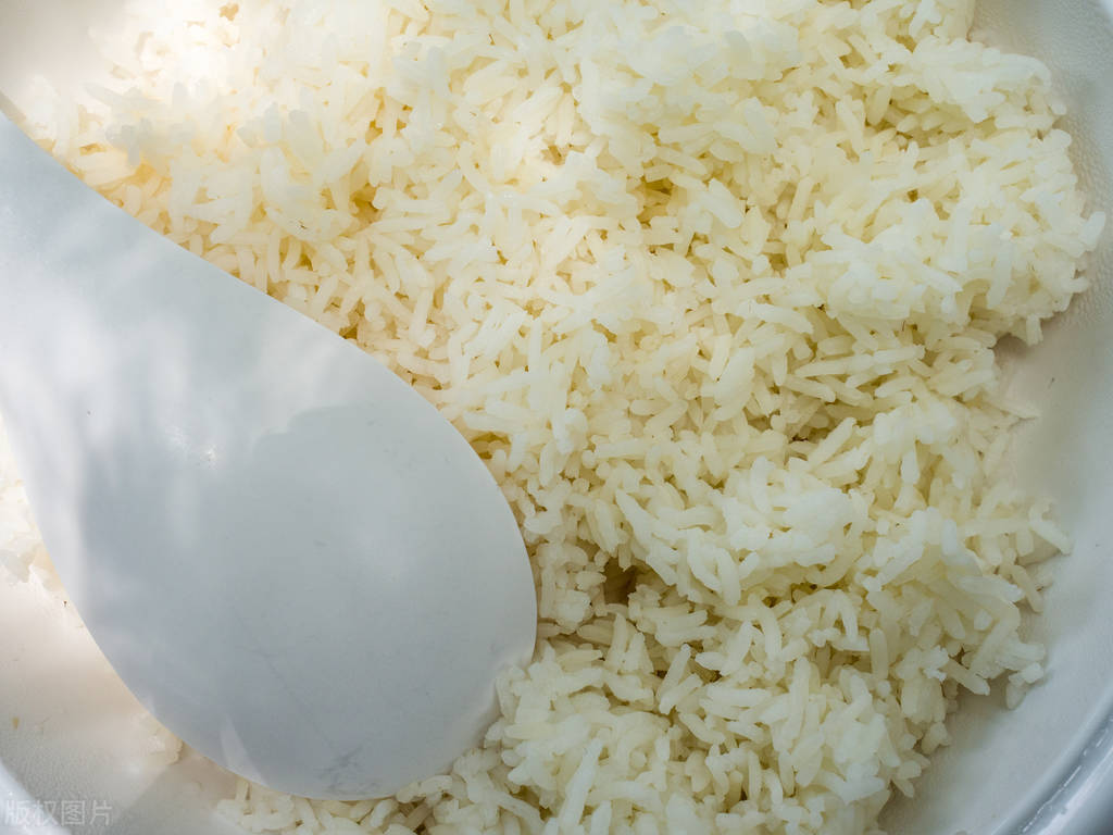 高压力锅蒸米饭步骤,盆蒸米饭做法步骤