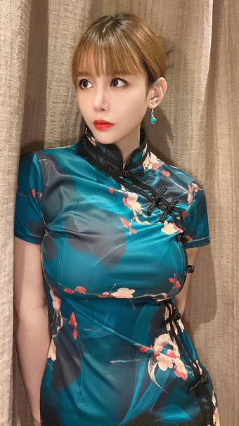 12年过去了，“宁坐宝马哭，不坐单车笑”的女孩，嫁入豪门了吗？