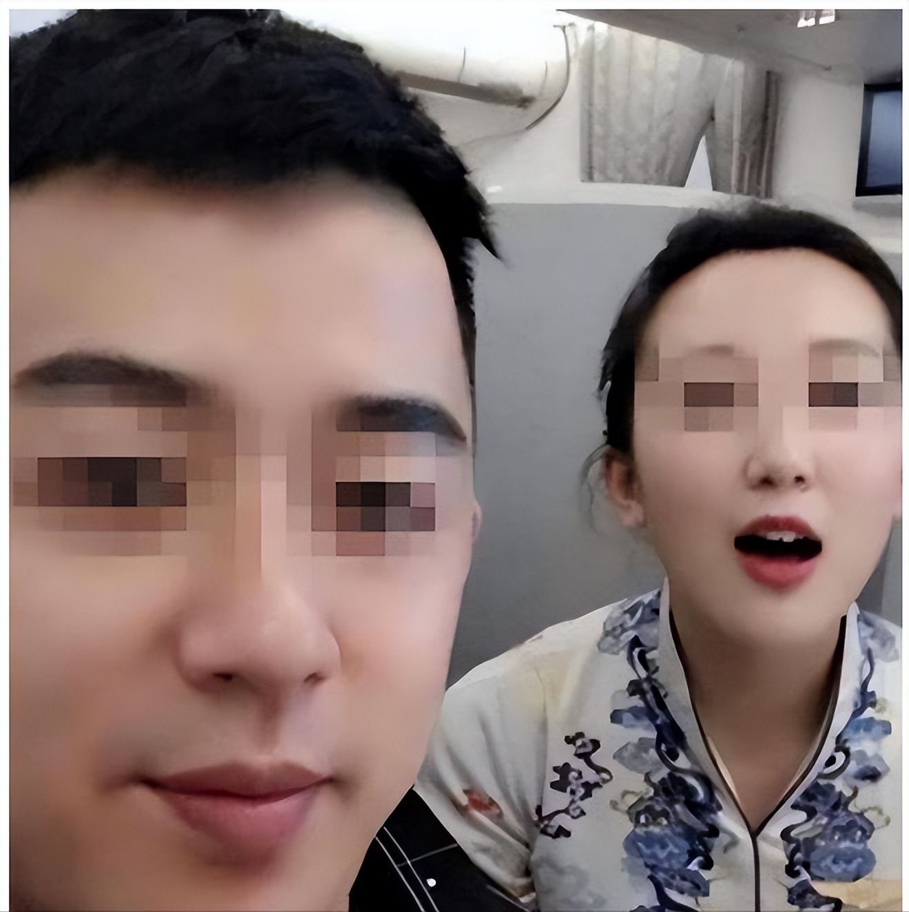 19年长沙女子容忍丈夫*养包**空姐,离婚后向小三*债讨**百万,法院：支持