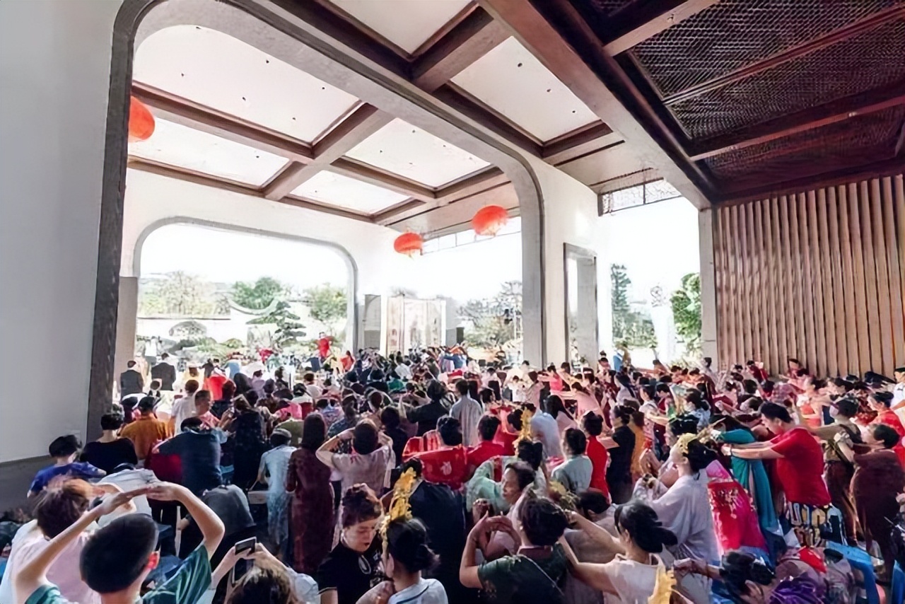 最多人身穿华服手工制作香囊（多场地）挑战世界纪录在榕成功举办