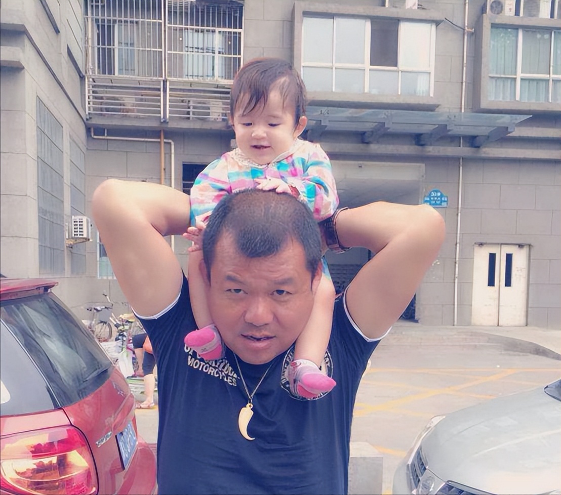 2011年，河南小伙杜霄娶哥伦比亚美女，生混血女儿，如今怎么样了