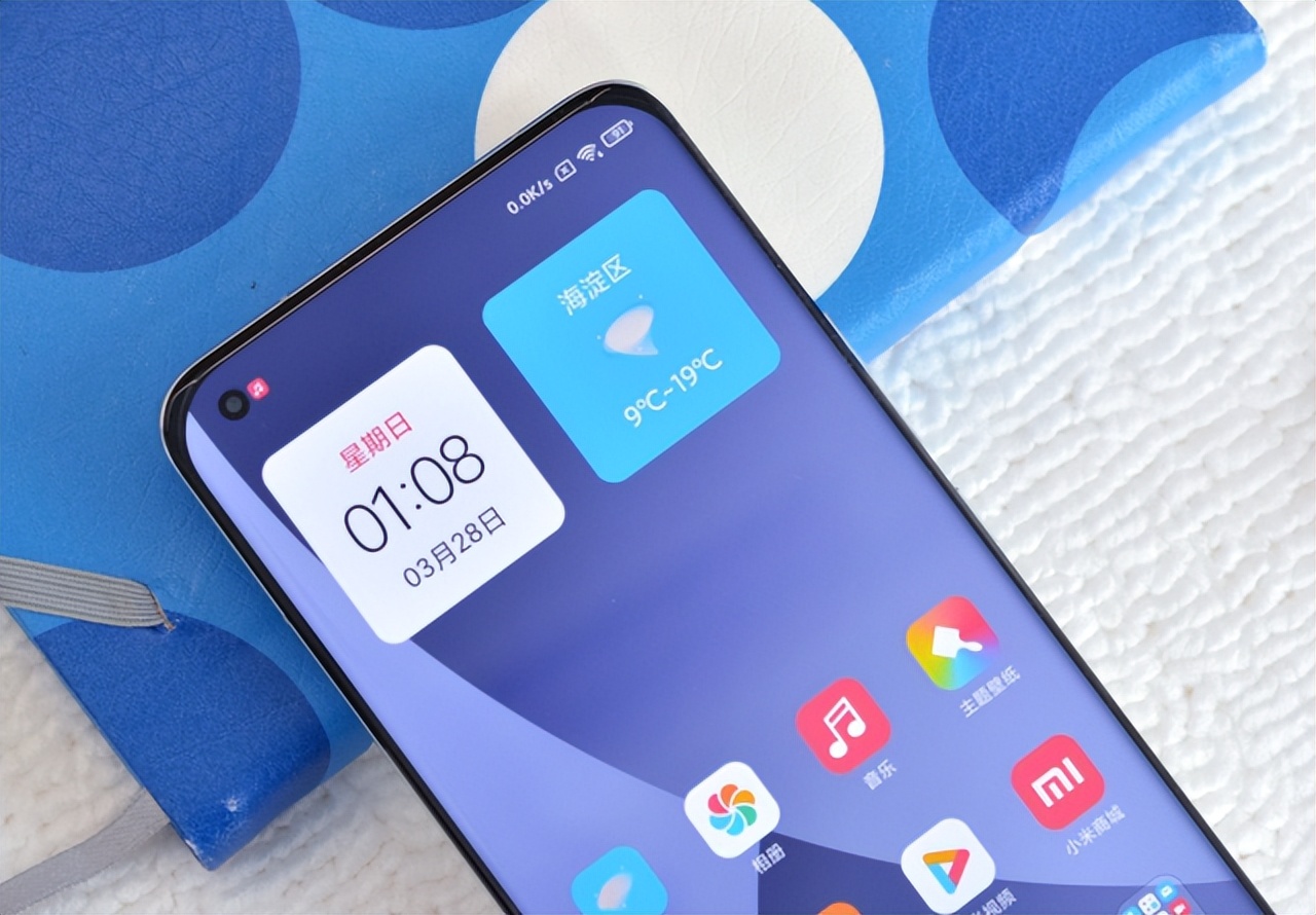 从6499元跌至3339元，12G+256G，120倍变焦旗舰售价近乎“腰斩”