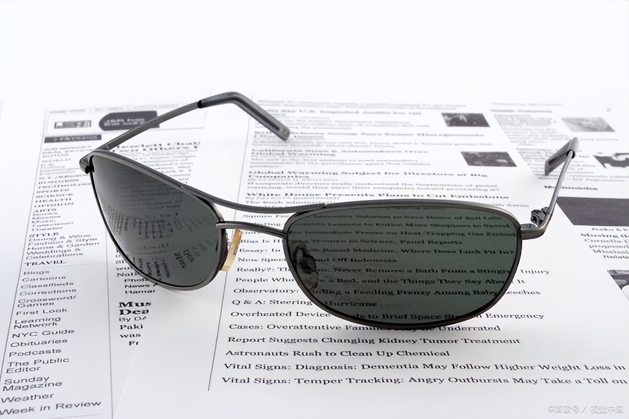 男士太阳镜什么颜色镜片好看,太阳镜镜片颜色越深越亮吗