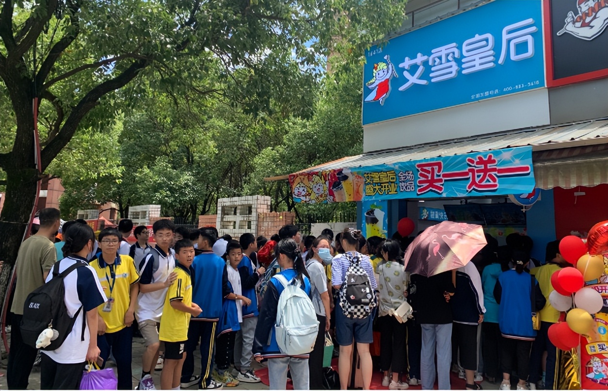 开个奶茶店加盟还是自己做比较好,奶茶奶茶店加盟哪家好