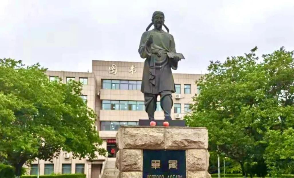 捧回国家大奖、获评“教育先锋”！近日，北京教授再获“劳动奖章”