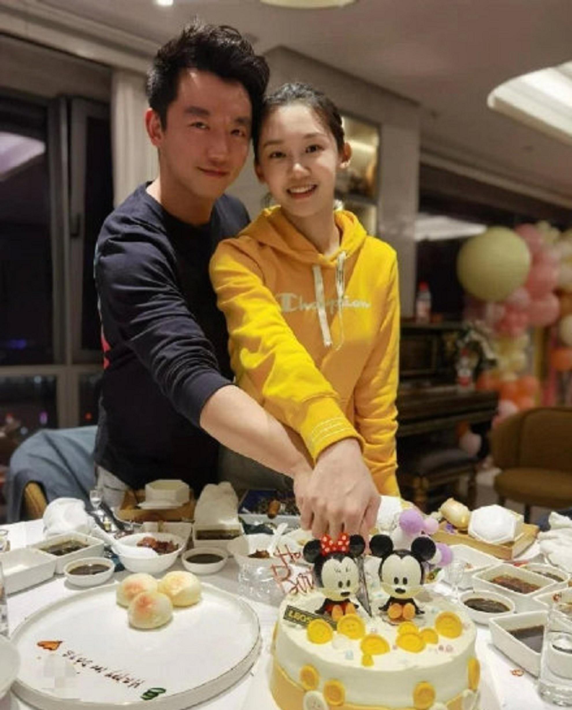 郑恺到底爱程晓玥还是苗苗,郑恺对程晓玥苗苗态度对比