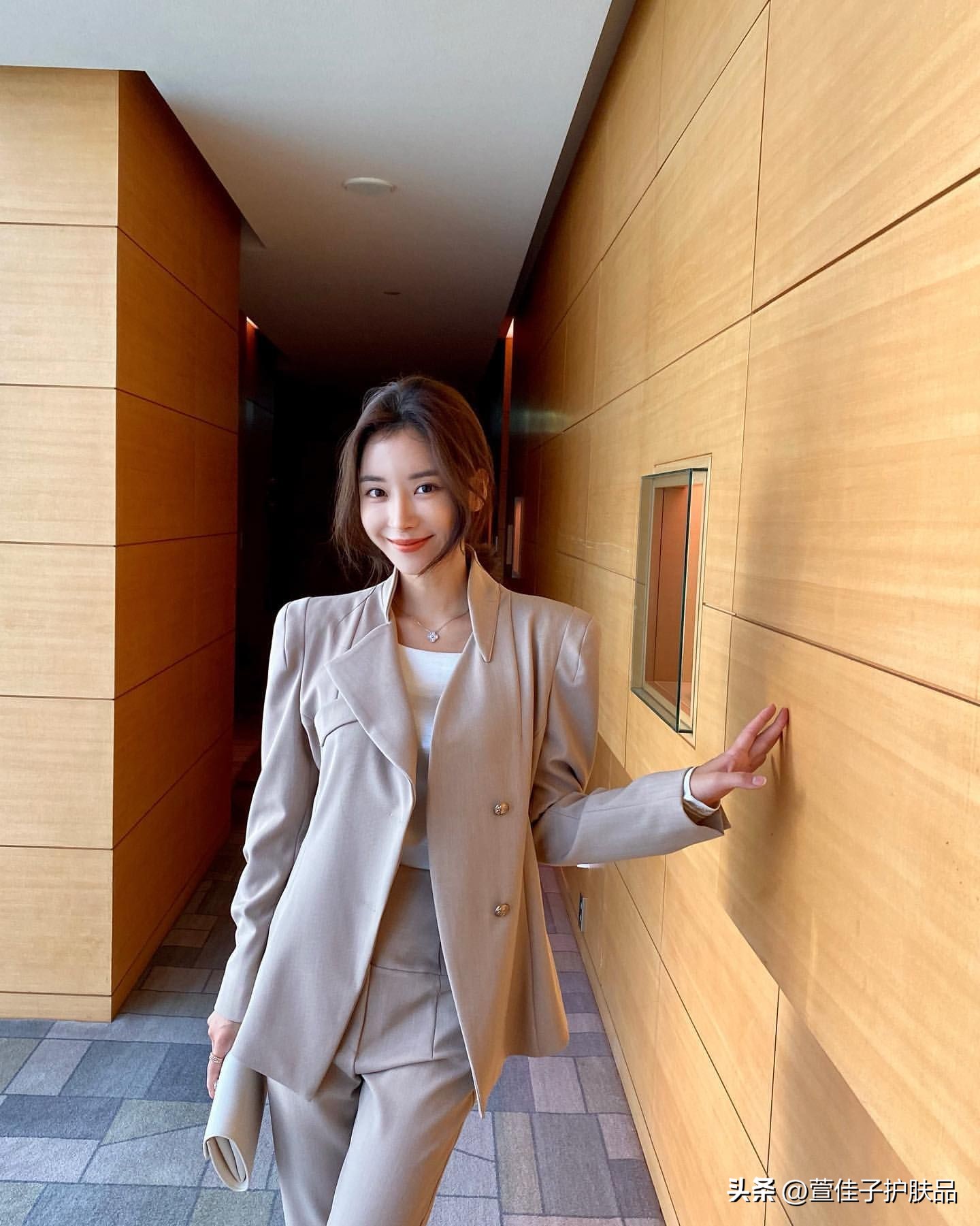 圆脸短发还是长发好看,方脸长发还是短发好看