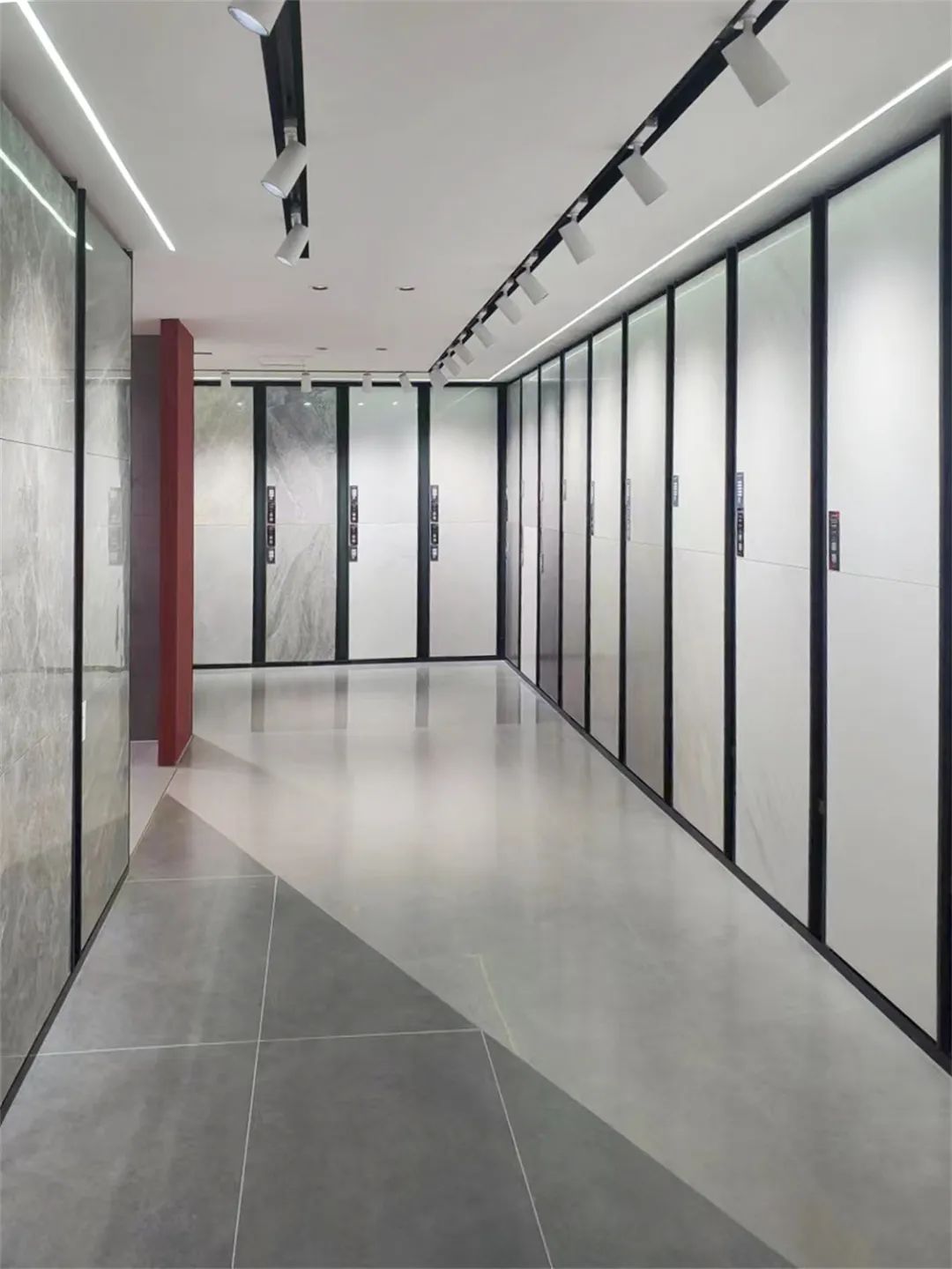 新润成瓷砖店面,新润成瓷砖无为旗舰店