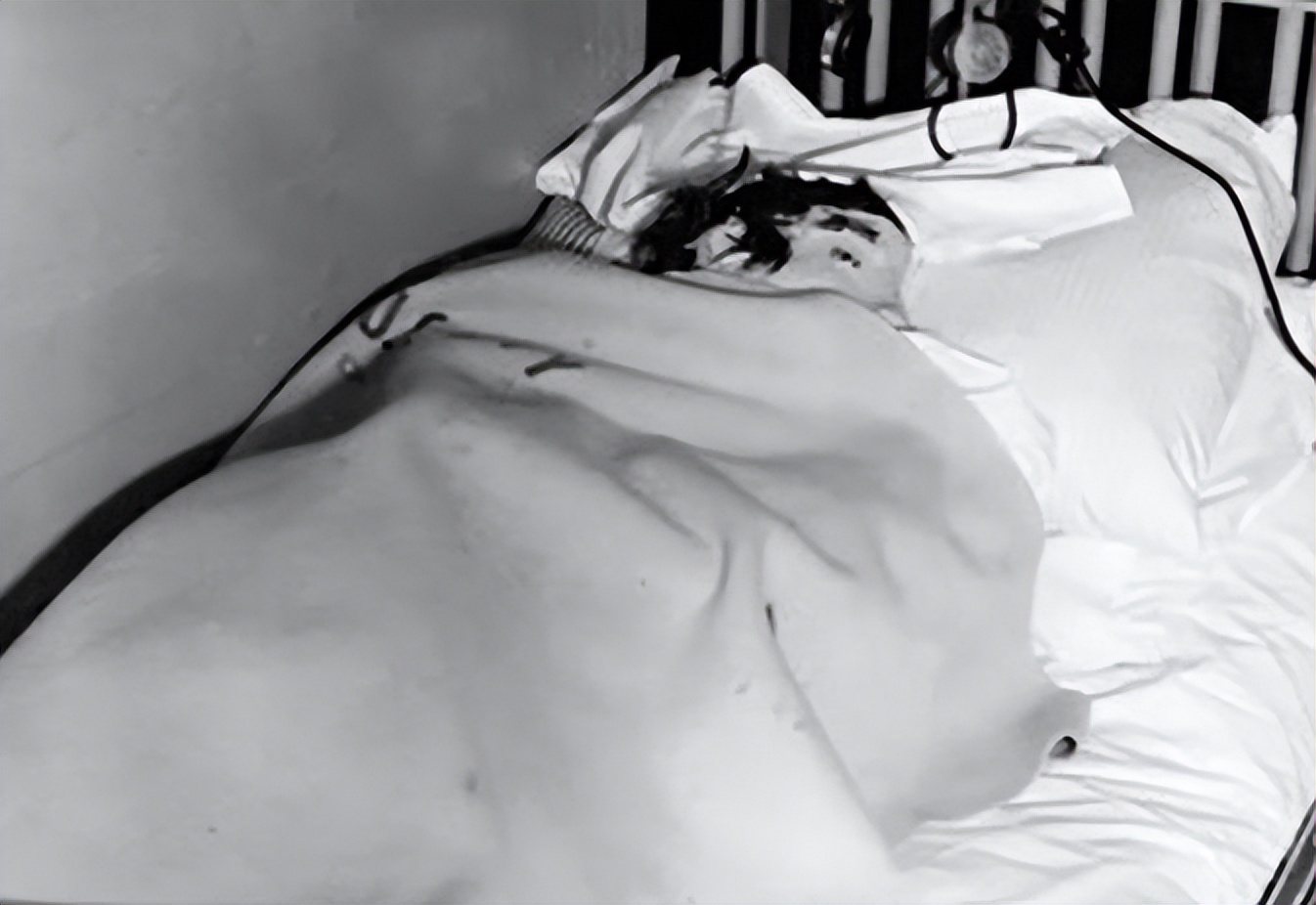 恶魔岛越狱事件三人还活着的证据,恶魔岛监狱越狱事件花了多少时间