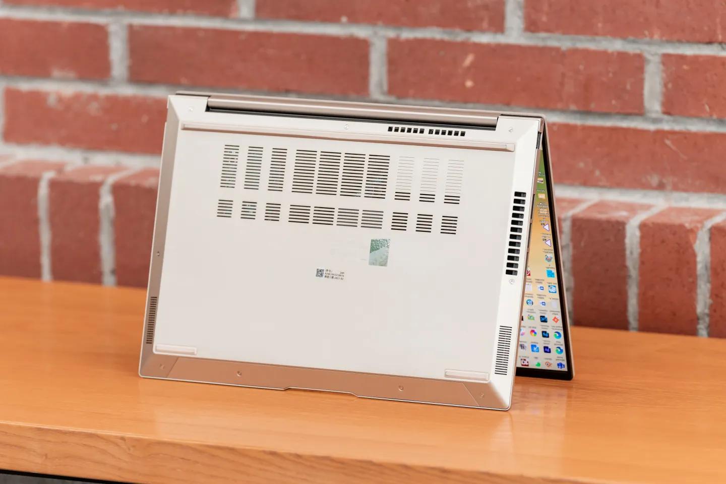 92%屏占比高续航轻薄本华硕灵耀14,2029款华硕灵耀14笔记本值得买吗