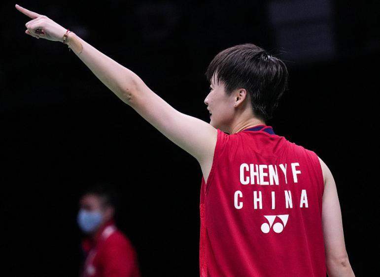 陈雨菲赛后谈伤势,陈雨菲比赛中脚崴到了很痛的视频