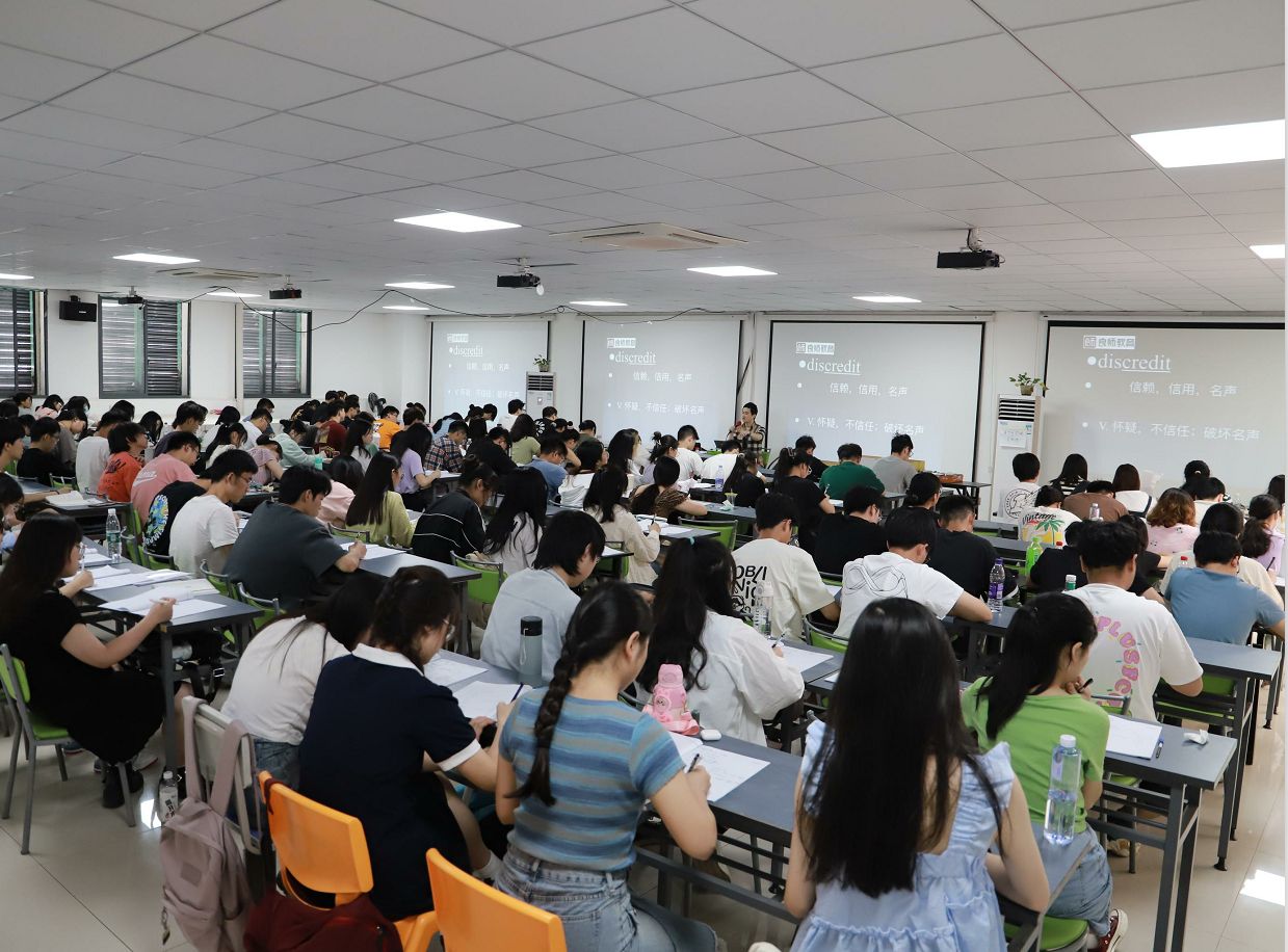 只论生源不谈分数，考研真有歧视啊，400分导师也不要？