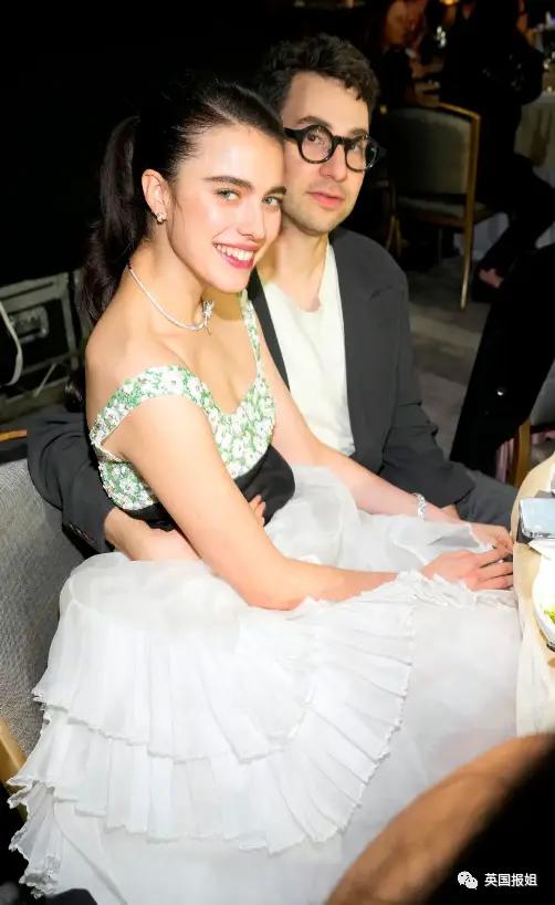 霉霉演唱会美国小姐开场自我介绍,霉霉与打雷姐现身超级碗