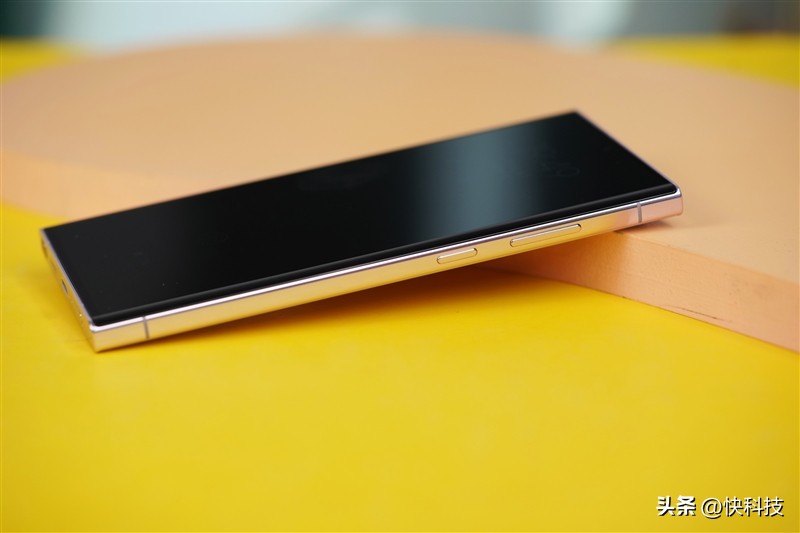 三星galaxys23ultra超大屏,三星galaxys23ultra打游戏分屏