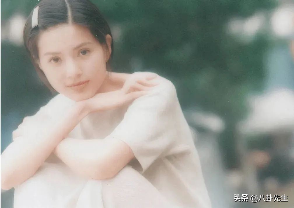 众星齐晒童年照：阿Sa酷似李荣浩，明道从小就帅，佘诗曼肉嘟嘟