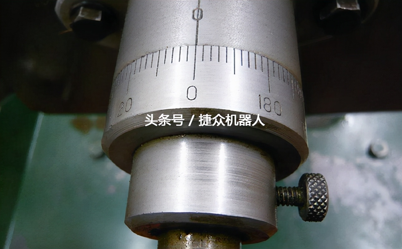 普通车床刻度盘怎么认和使用,普通车床中刻度盘怎么调