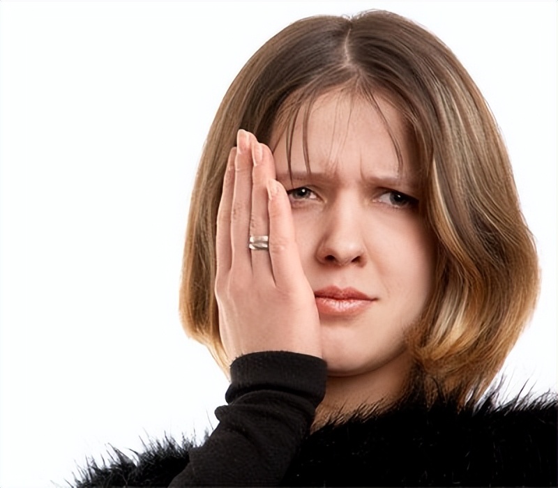 我的牙齿怎么一碰就痛,我的牙齿总是很痛