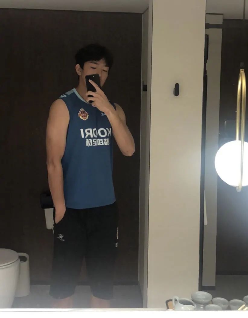 足球少年逐梦百年,足球少年征战绿茵