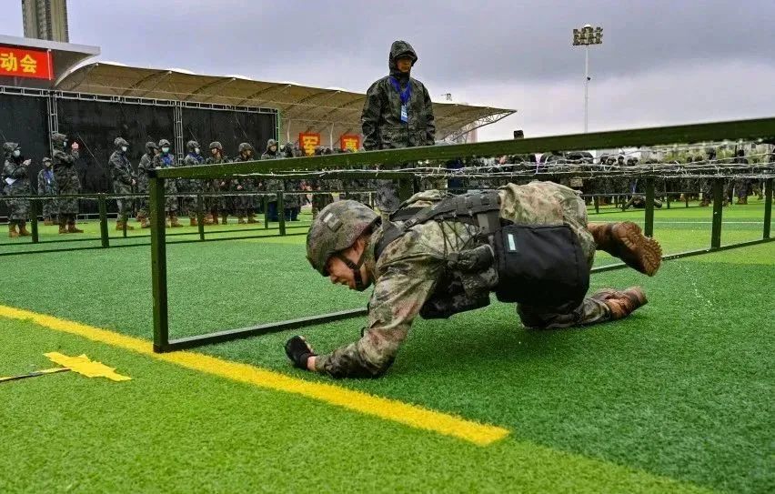 姝﹁瓒婇噹璐熼噸闀胯窇,姝﹁瓒婇噹杩愬姩